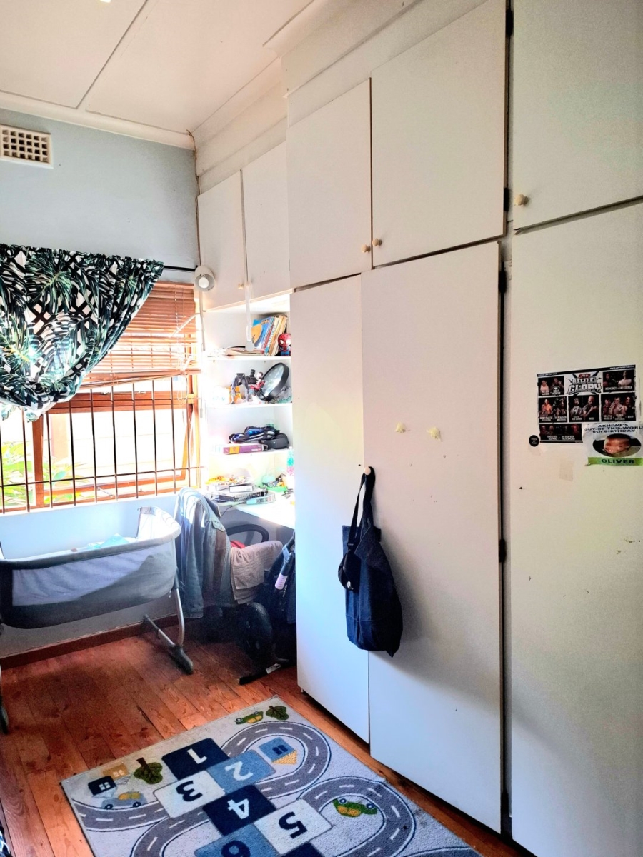 5 Bedroom Property for Sale in Oakdale Western Cape